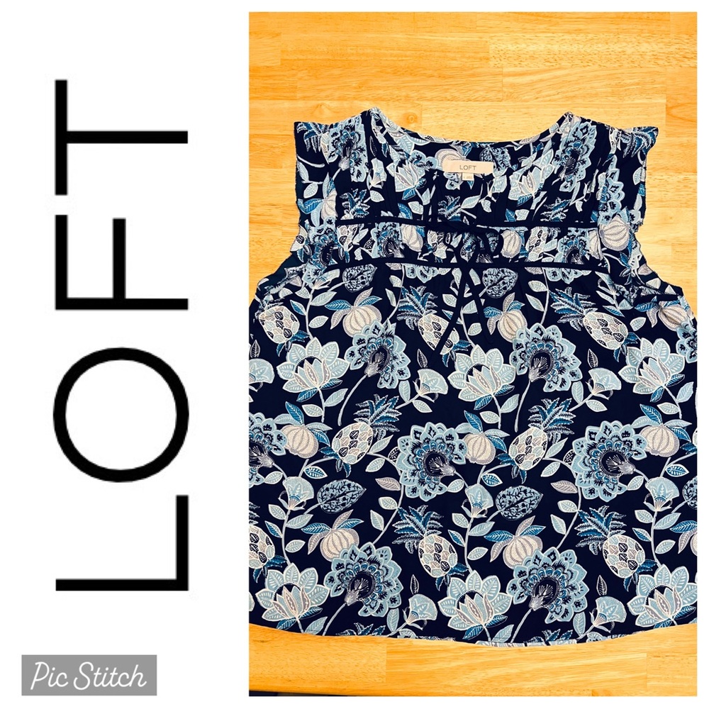 LOFT Beautiful Like New Blue Floral, Flutter sleeve Top, Sz L